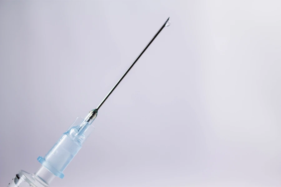 33ゲージの極細注射針